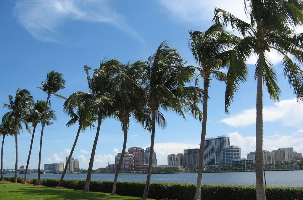 What is it like to live in 5969 Palm Ct, West Palm Beach, Florida?